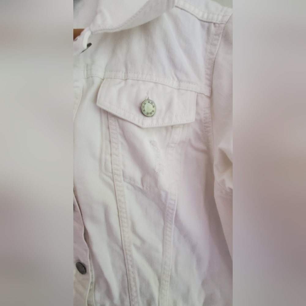 ANA Women's White Cropped Distressed Denim Jacket Size XL - Picture 5 of 8